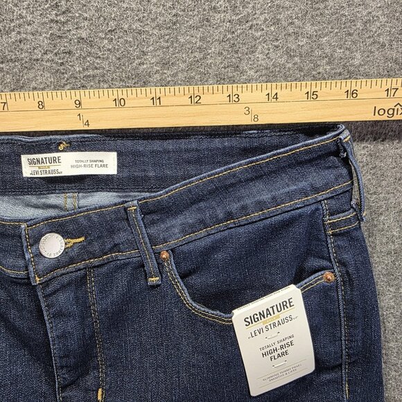 Signature Levi Strauss Jeans Womens 12M Blue Totally Shaping High Rise Flare - Picture 6 of 12